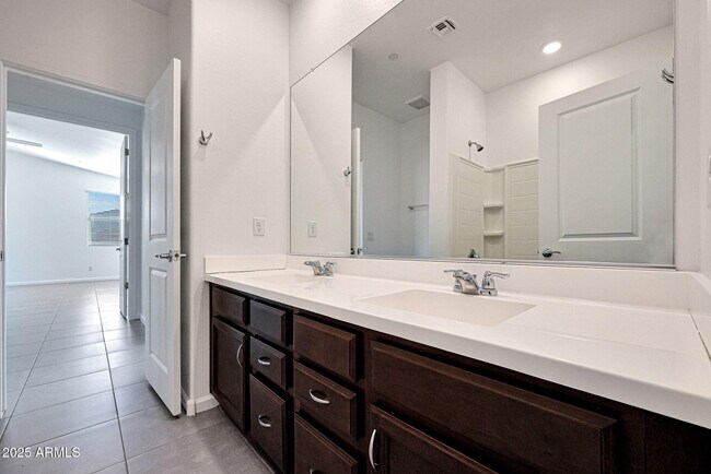 Building Photo - 12429 W Midway Ave