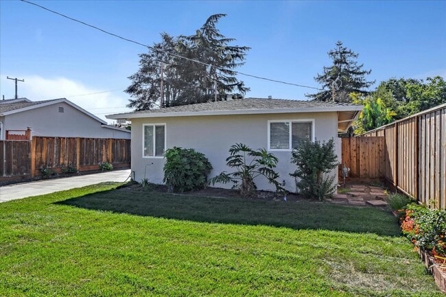 Building Photo - 3360 Warburton Ave