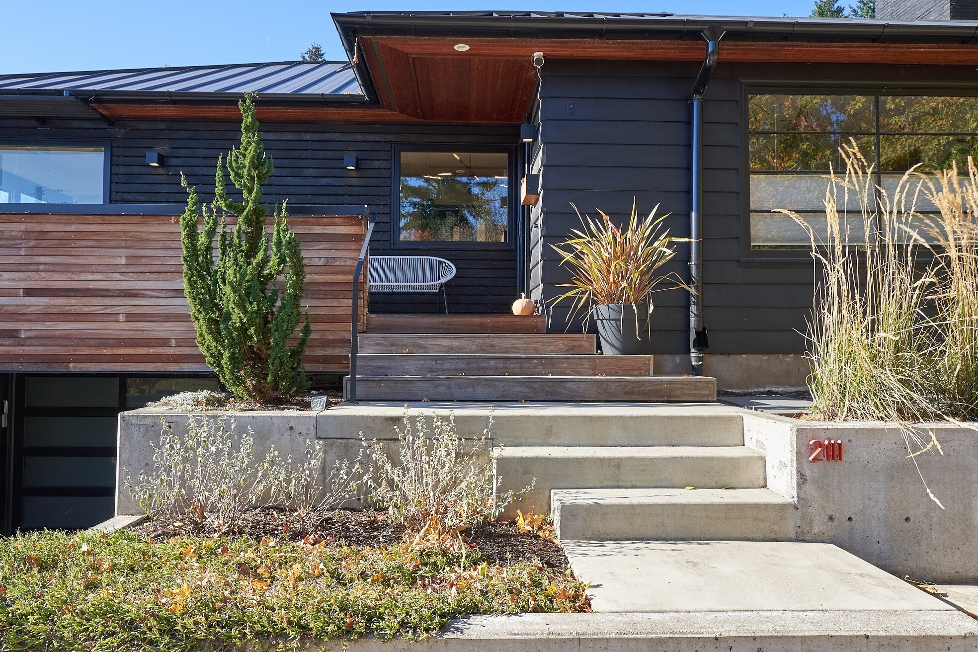 Building Photo - 2111 SE 28th Pl