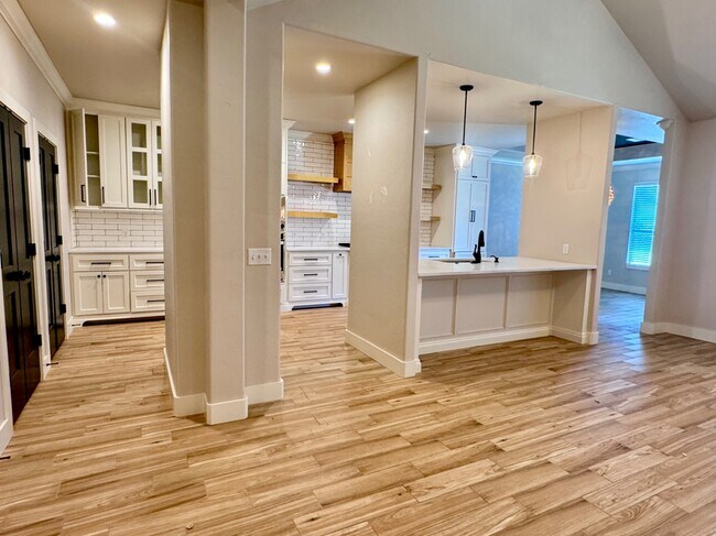 Building Photo - 1308 Lemon Ranch Rd