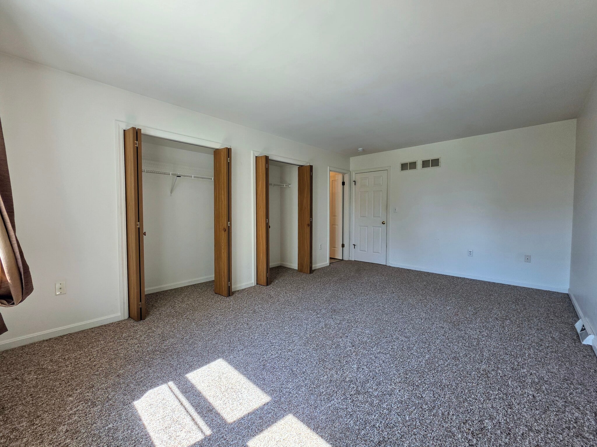 Building Photo - 391 E Jackson St