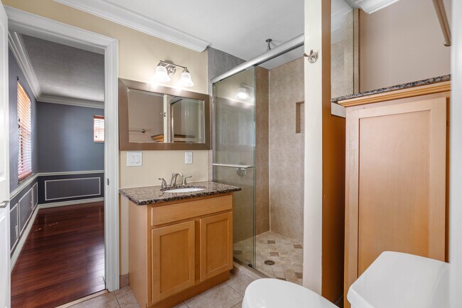 Building Photo - 3697 Holly Dr