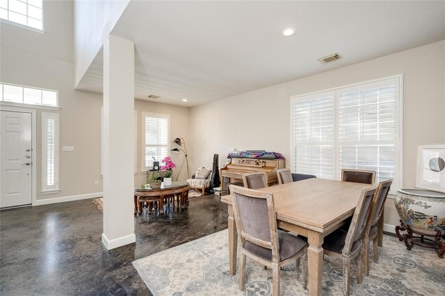 Building Photo - 2729 Kinney Oaks Ct