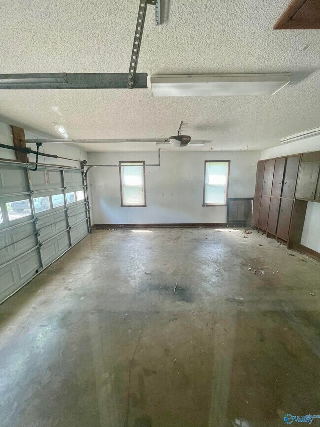 Building Photo - 17556 Fairway Dr