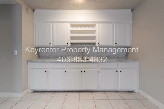 Building Photo - 732 Westridge Ct