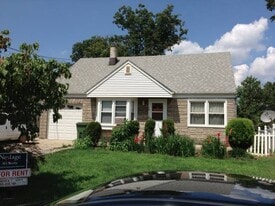 Building Photo - 20 Cedar St