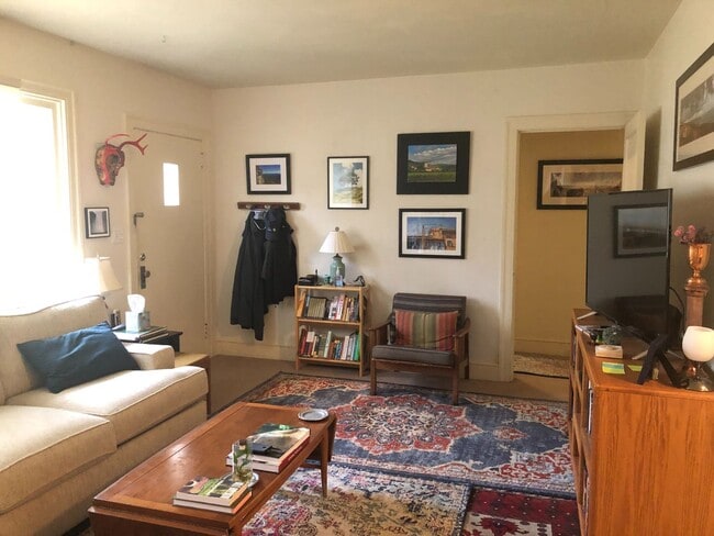 Building Photo - 475 Woodlawn Ave