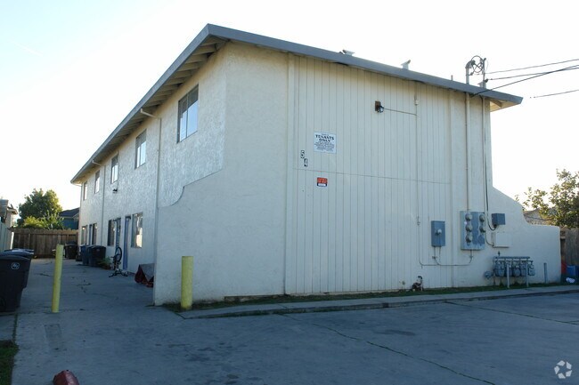 Primary Photo - 54 N Pearl St