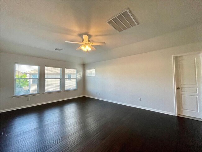 Building Photo - 23606 Rollinford Ln