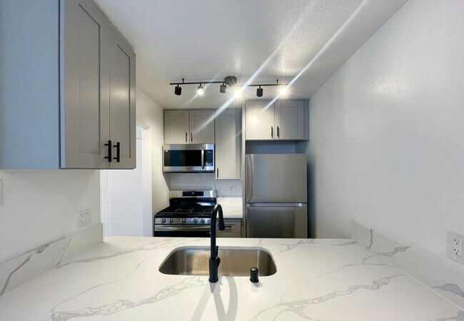 Building Photo - Modern Studio in Gated Van Nuys Community ...