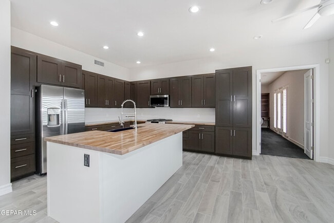 Building Photo - 6489 Calle Placido Dr