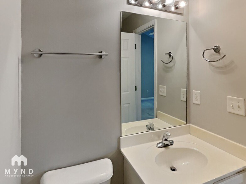 Building Photo - 942 Tree Creek Pkwy