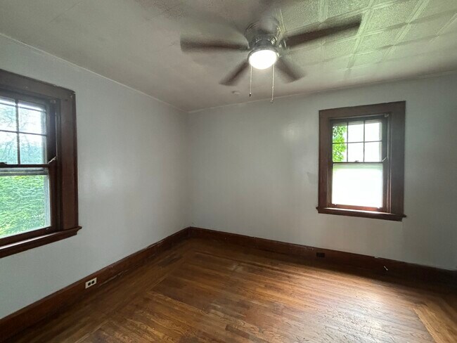 Building Photo - 1224 Sliker Ave