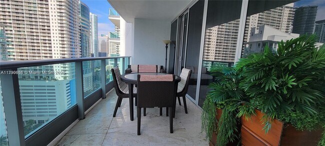 Building Photo - 1331 Brickell Bay Dr