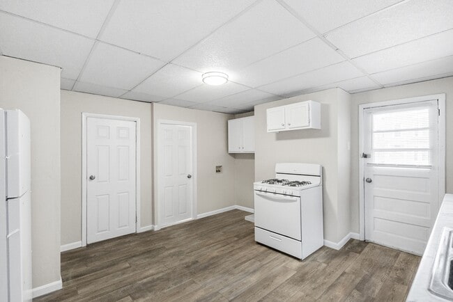 Building Photo - 1534 5th Ave