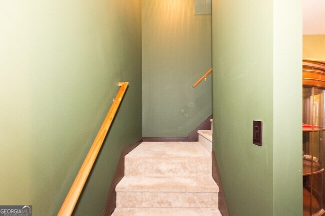 Building Photo - 5166 Wheeler Dr