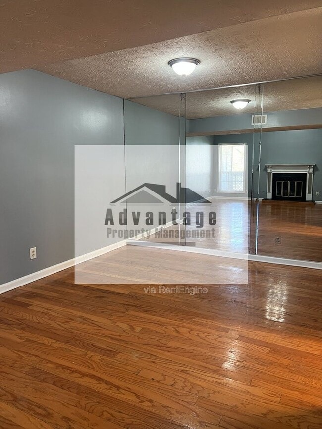 Building Photo - 9449 Cypress Ln