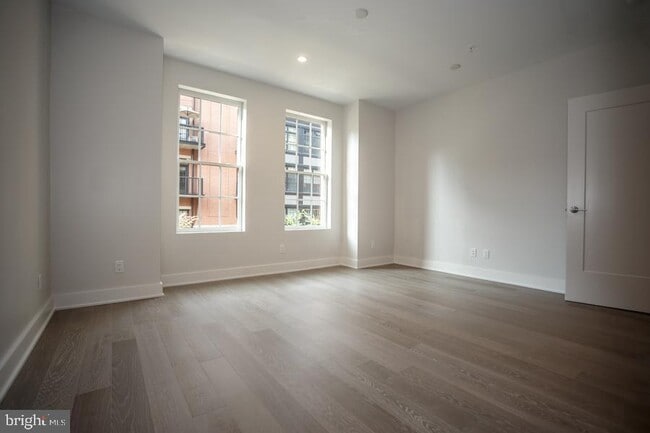 Building Photo - 1701 16th St N