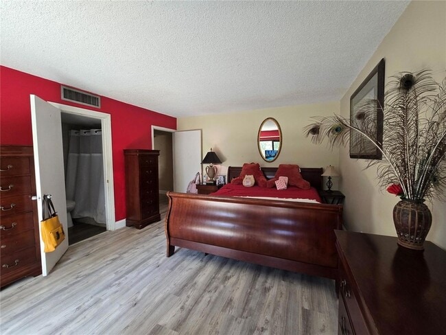 Building Photo - 105 4th Ave NE