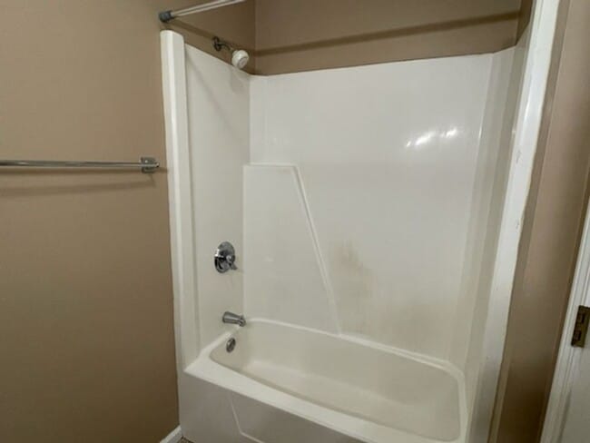 Building Photo - Pun-believable Deal: Stunning 3 Bed/1 Bath...