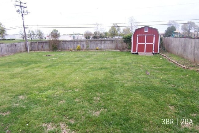 Building Photo - 508 N Burton Ave