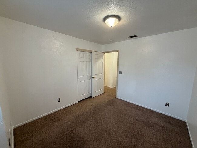 Building Photo - Cute Home in EGUSD