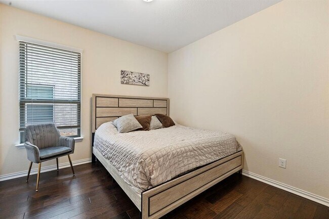 Building Photo - 7716 Pace Ravine Dr