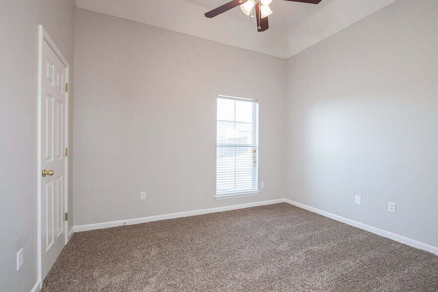 Building Photo - 5607 Antelope Cove