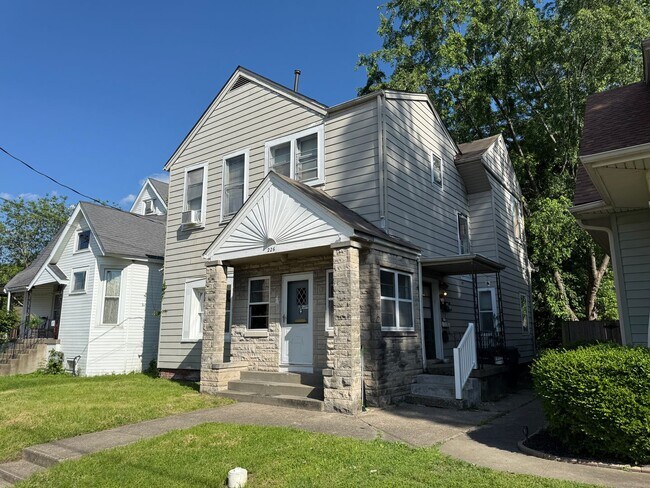 Primary Photo - 226 E Maple St