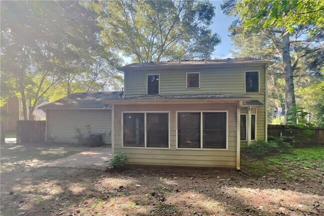 Building Photo - 1028 Pine Cove Dr SW