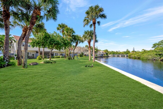 Building Photo - 1997 NE 15th Ave