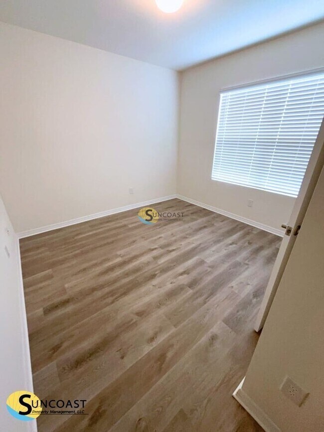 Building Photo - 523 SW 31st St