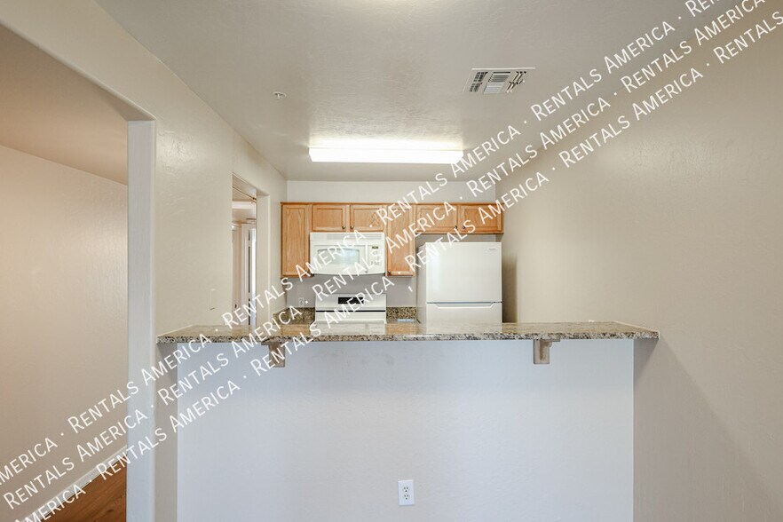 Building Photo - 3716 E University Dr