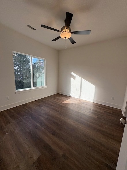 Building Photo - 4827 N Vassar Ave