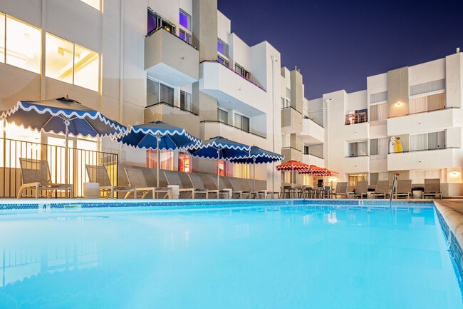 Building Photo - Maplewood