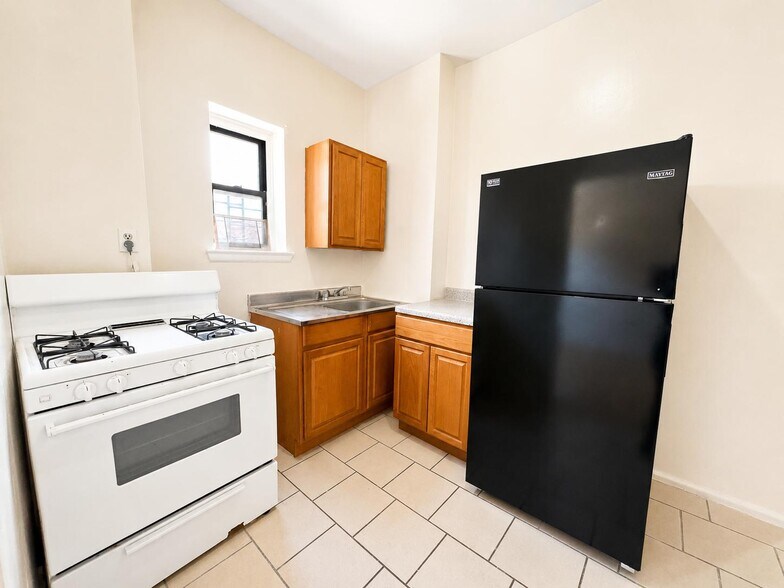 Building Photo - 973 Aldus St