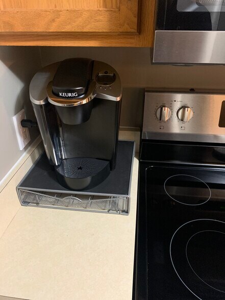 Furnished Kitchen Coffee maker - 2542 Sonar St