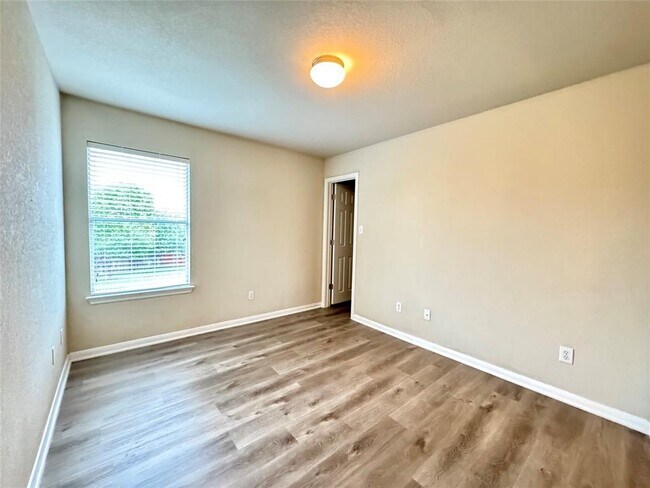 Building Photo - 4508 Hees Ct