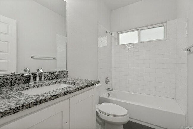 Building Photo - 423 Channing Ave