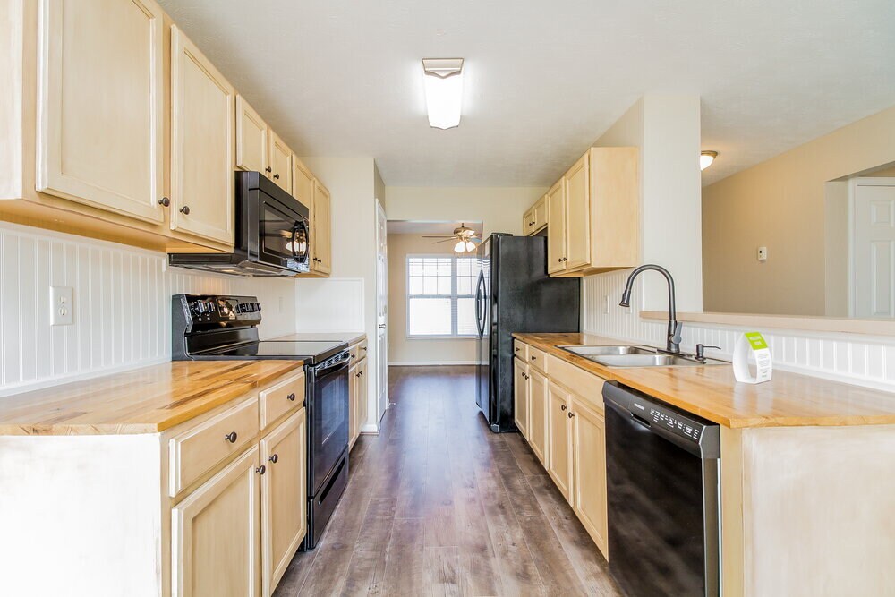 Building Photo - 305 Stewart Springs Dr