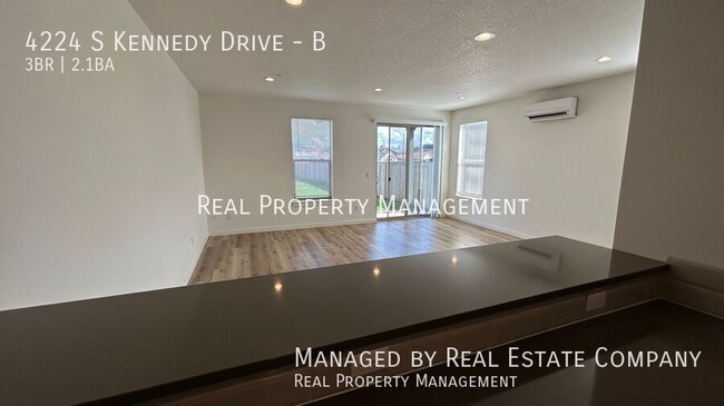 Building Photo - 4224 S Kennedy Dr