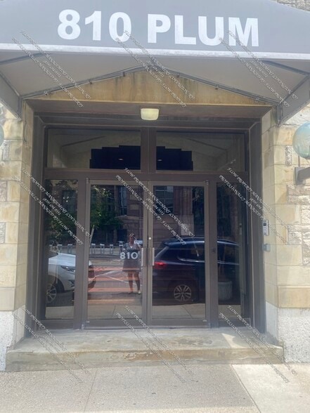 Building Photo - 810 Plum St