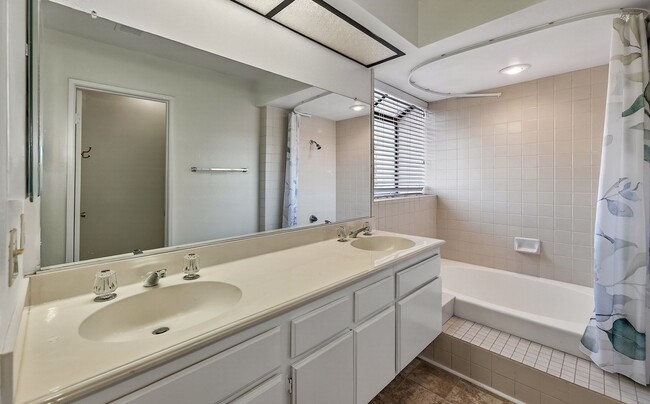 Building Photo - 3-Bedroom 2-Story Redlands Home with Big Backyard