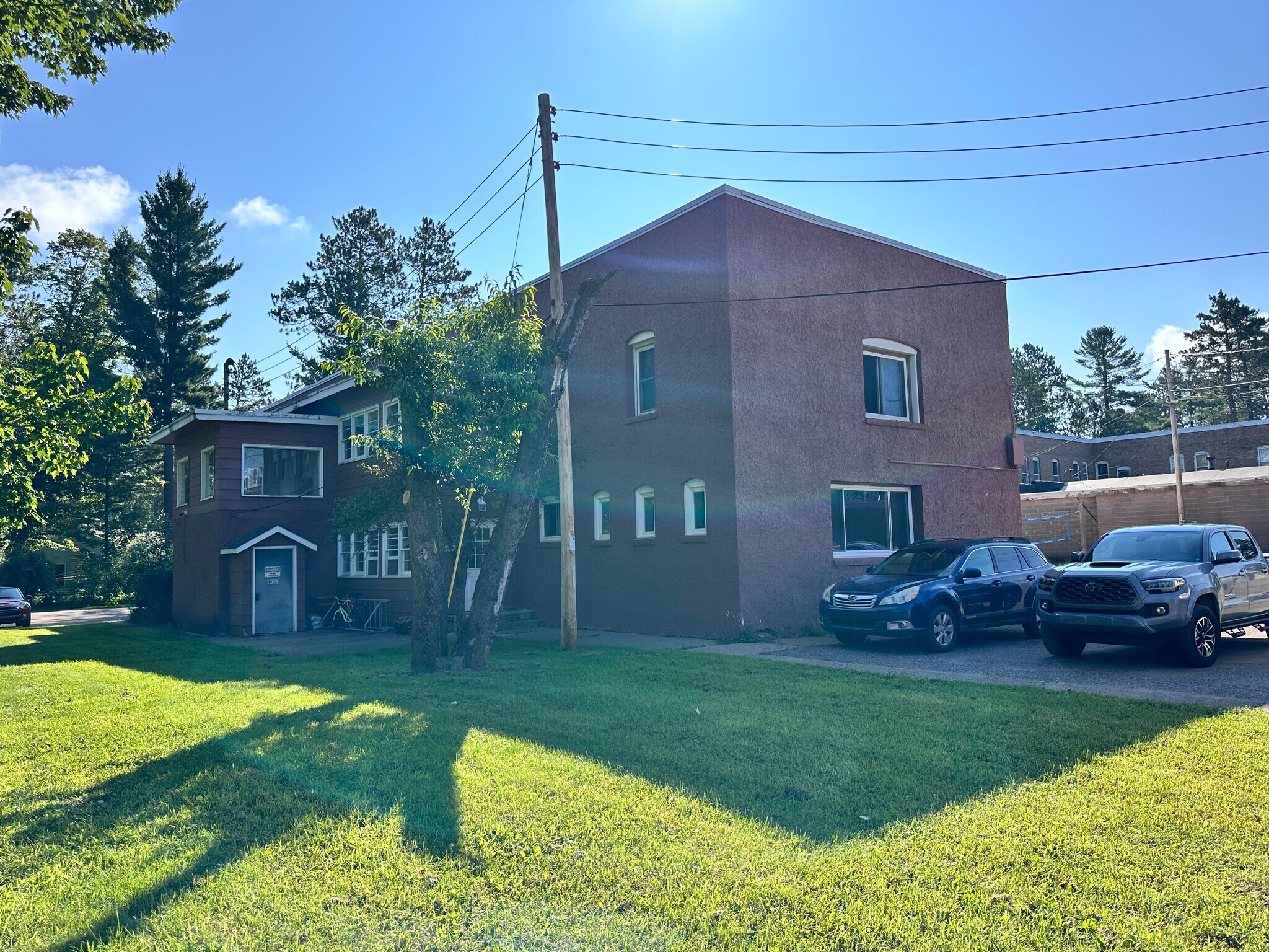 Building Photo - 131 Elm St