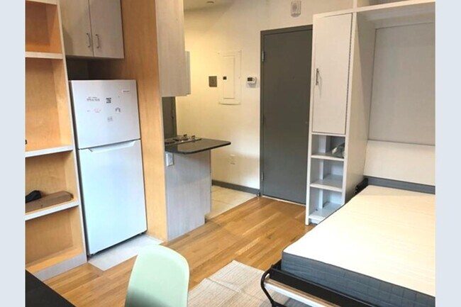 Building Photo - 126 Bowdoin St