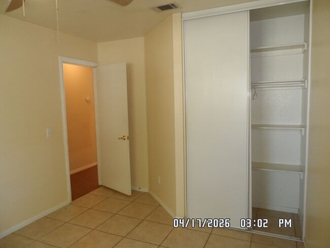 Building Photo - 3 Bedrooms, 2 Bathrooms, approx. 1392 sq. ft., 2 Car Garage, Covered Patio, Fenced, Play house,