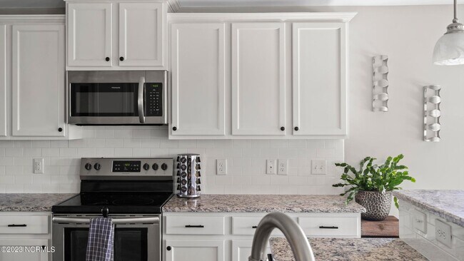 Building Photo - 4BR Home in The Landing at Mill Creek | Bonus Room + Fenced Yard w/ Pergola