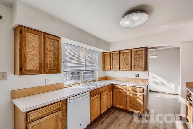 Building Photo - 6552 W Morraine Pl