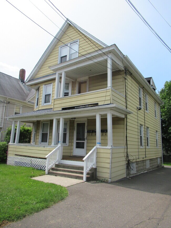 Building Photo - 783 Brewster St