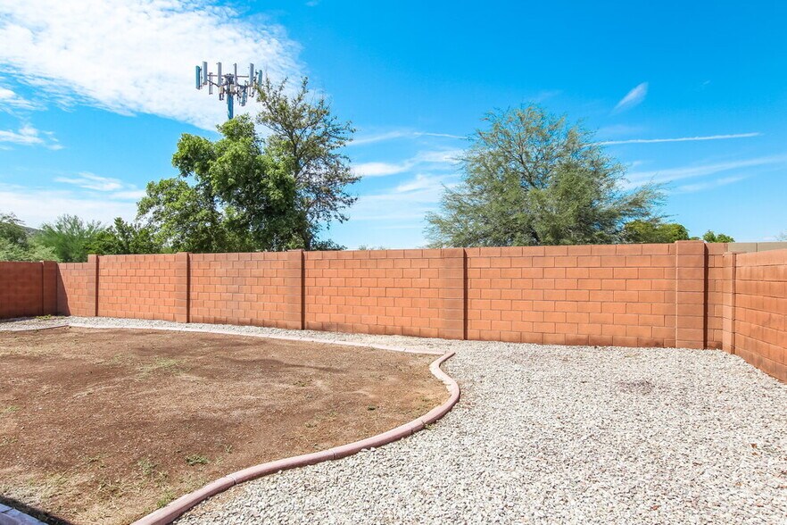 Building Photo - 3918 Escuda Dr